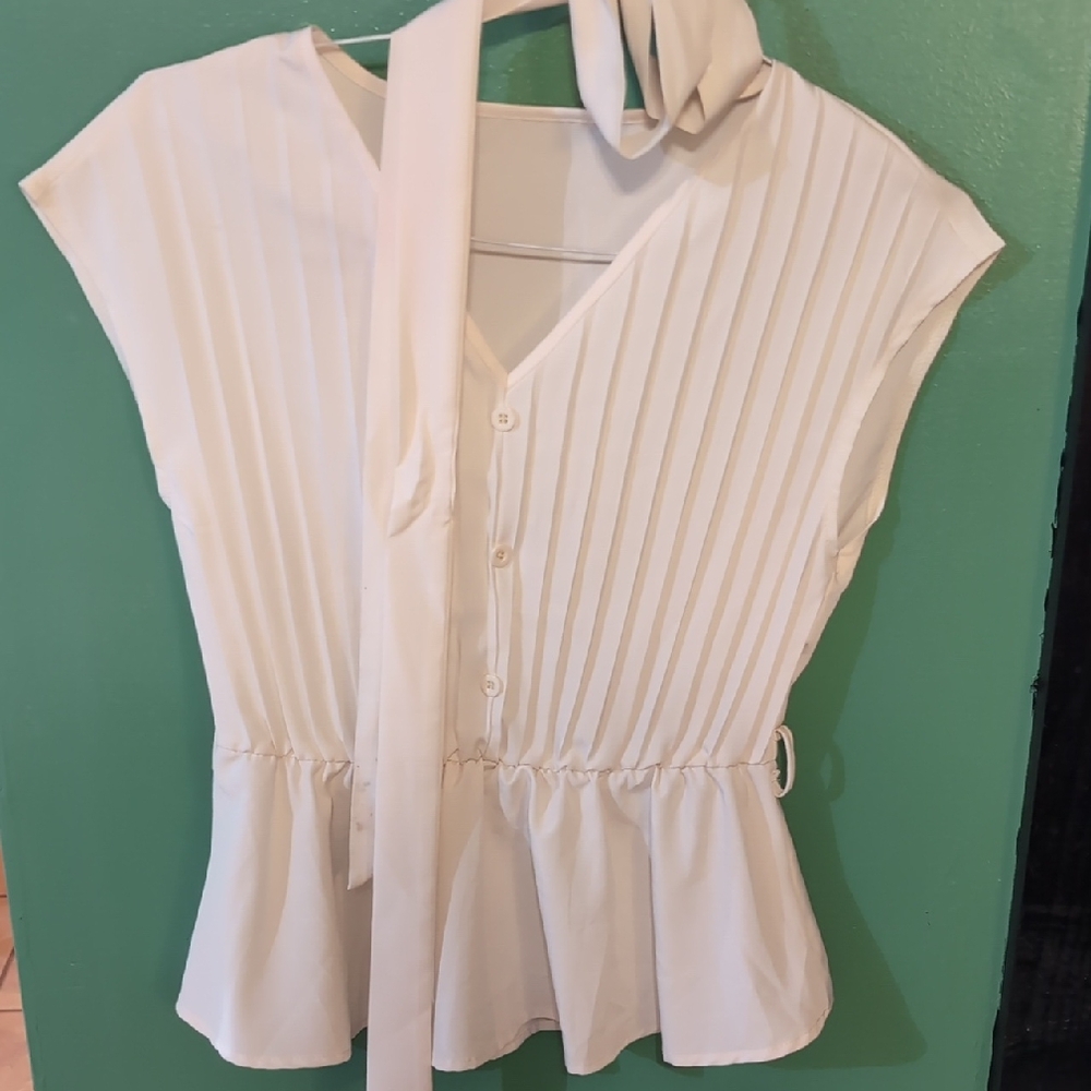 Elegant White Pleated Women's Top